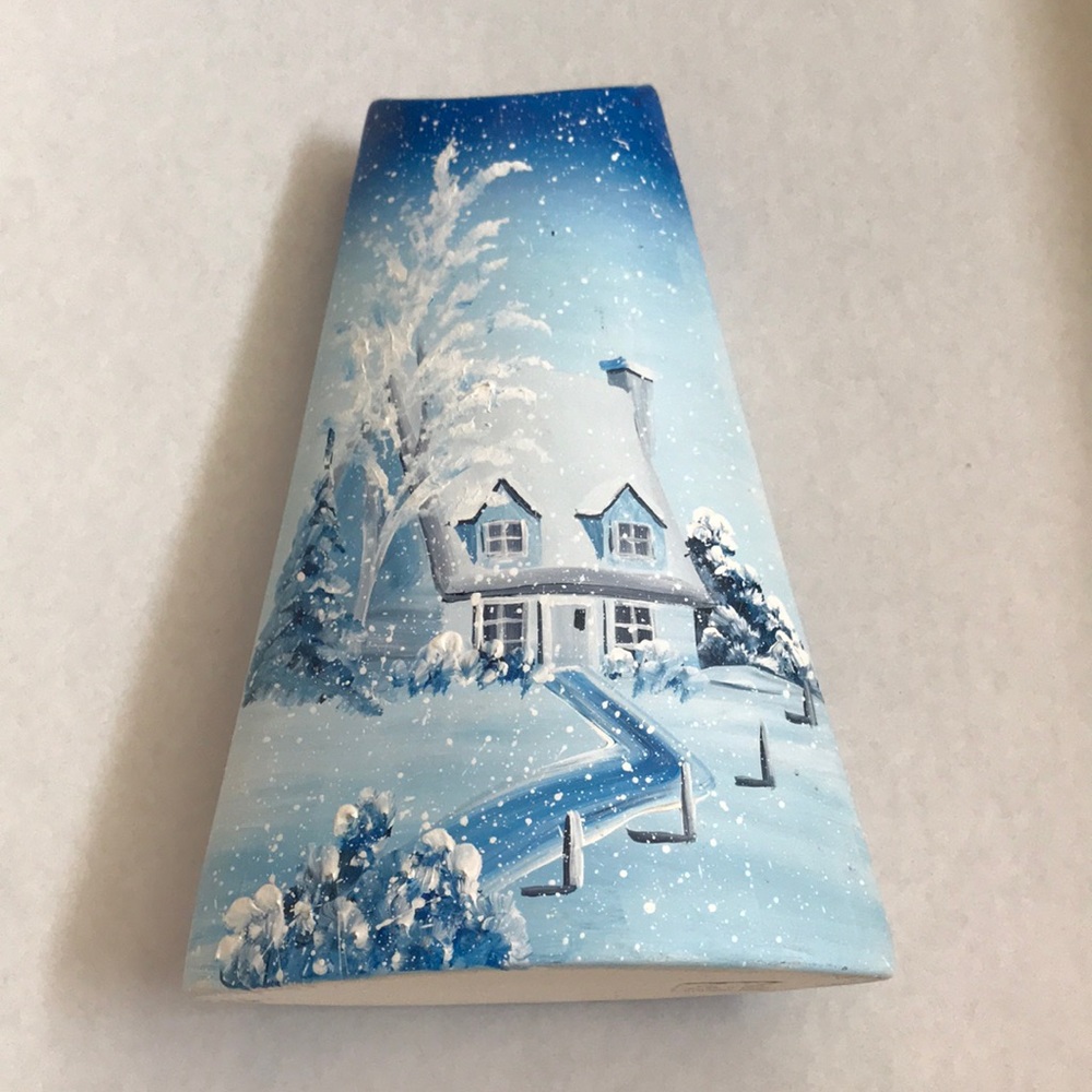 🇨🇦 Handpainted DoubleSided Winter Scenery Vase